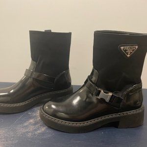 brand new,  Woman's Black Boots, Luxury design, size 39